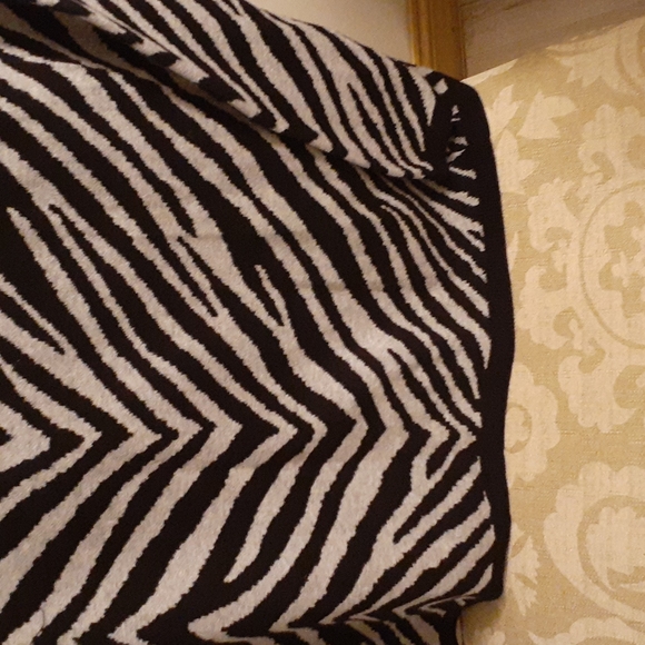 CHAUS NEW YORK CARDIGAN SWEATER NWT - Picture 7 of 9